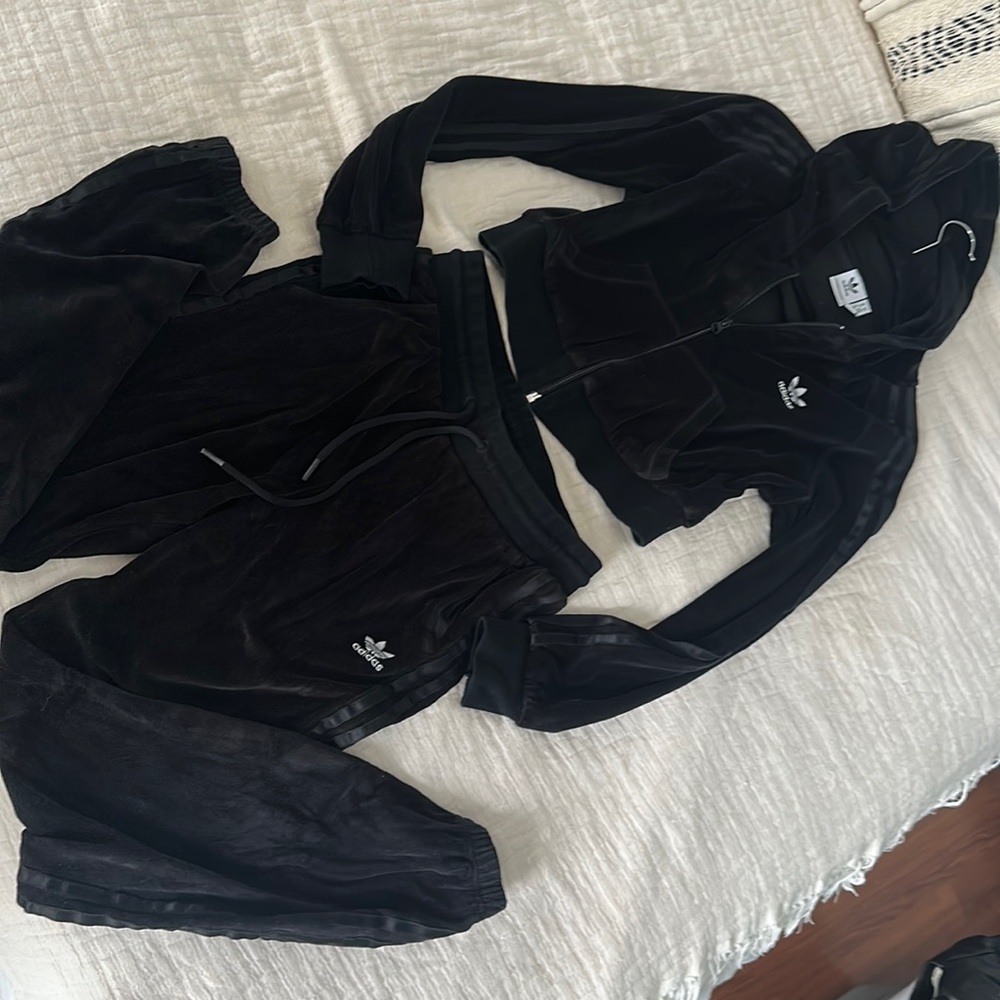 Adidas sweat suit